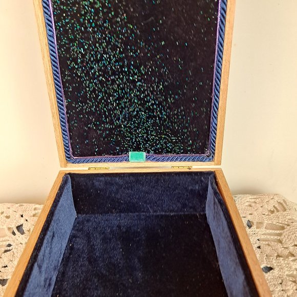 Handcrafter Keepsake / Jewelry Box from Cigar Box - Picture 3 of 10